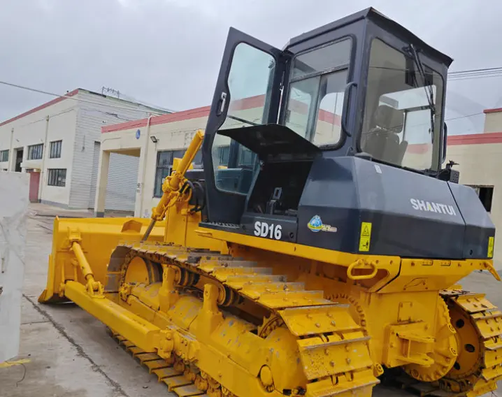 Shantui SD16 Cummins Engine 175HP Crawler Bulldozer