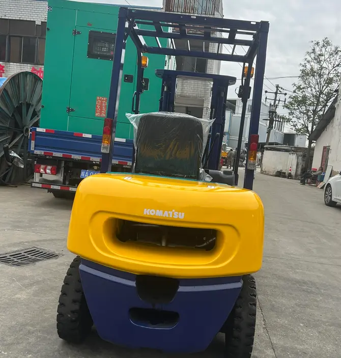 Komatsu 25 2.5tons 95% new Original  Epa, Ce Agricultural